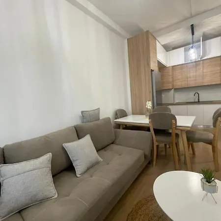 Apartman Sweet Near Center Tirana